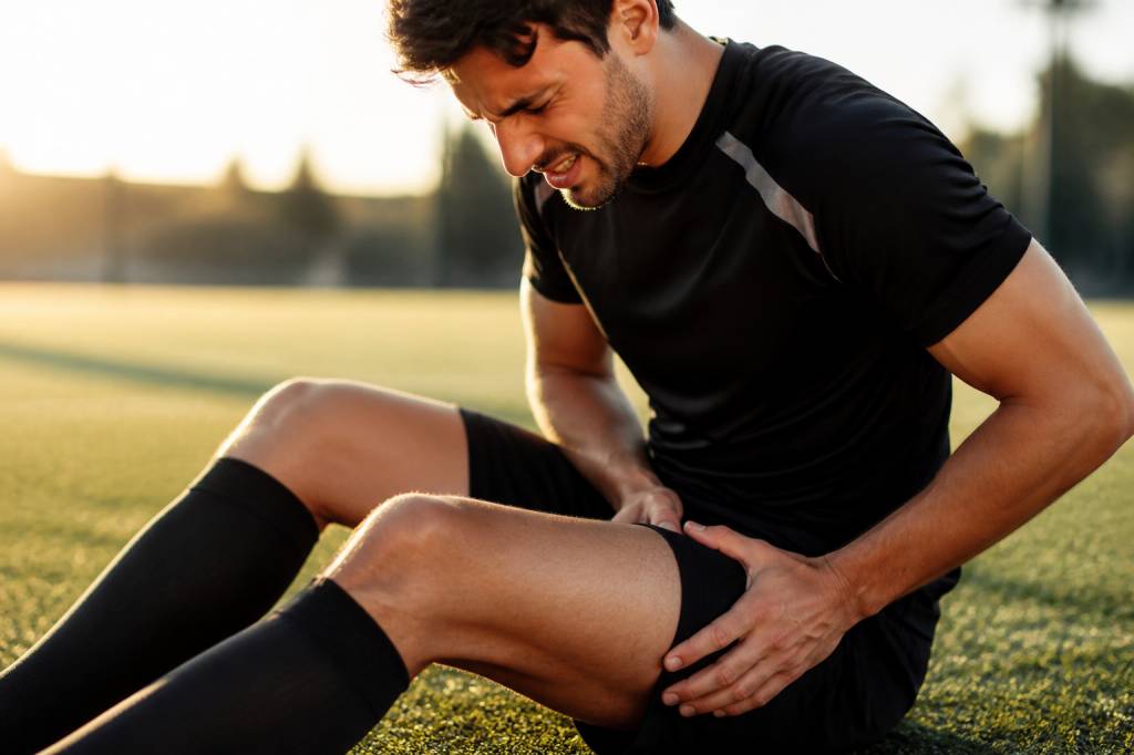 Adducteur mal : causes, symptômes et solutions pour soulager la douleur